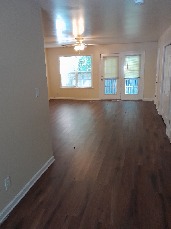 2820 Ashe St - Photo 7 of 12