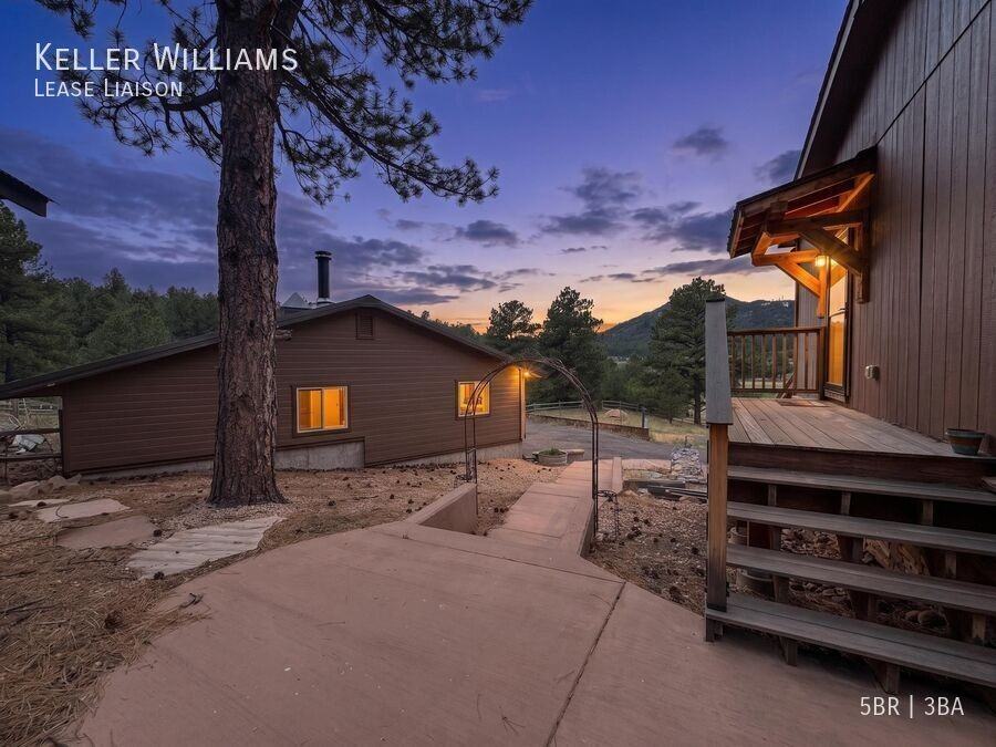 9170 Frank Rd - Photo 2 of 33