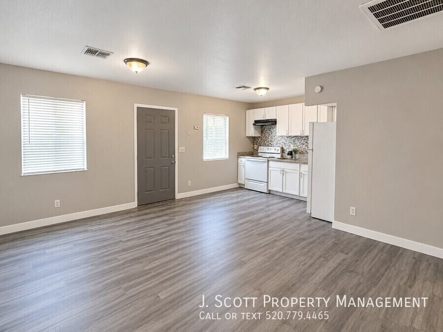 1753 E Harvard St #1 - Photo 4 of 14