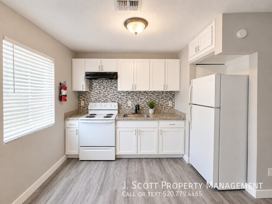 1753 E Harvard St #1 - Photo 5 of 14