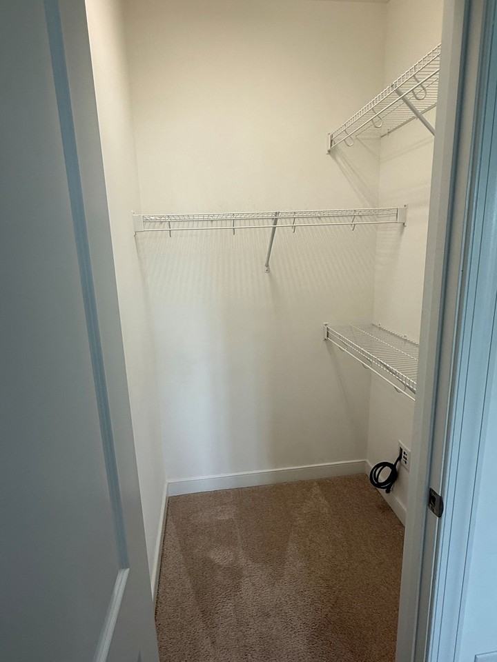 4947 Settlers Market Blvd - Photo 5 of 14