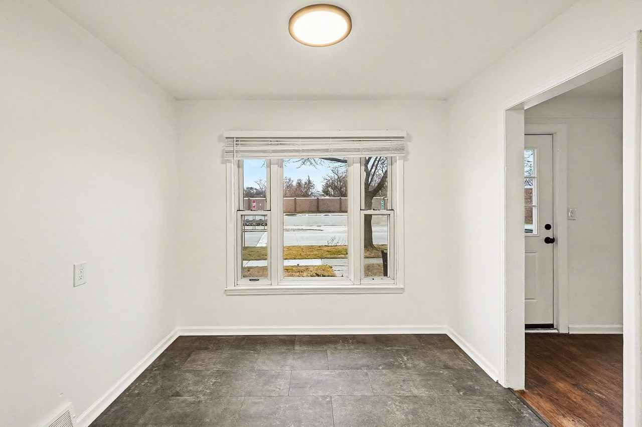 319 N Stephenson Hwy - Photo 6 of 17