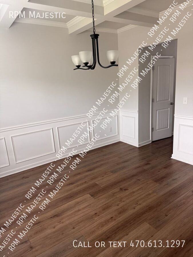 925 Lakehaven Ln - Photo 3 of 17