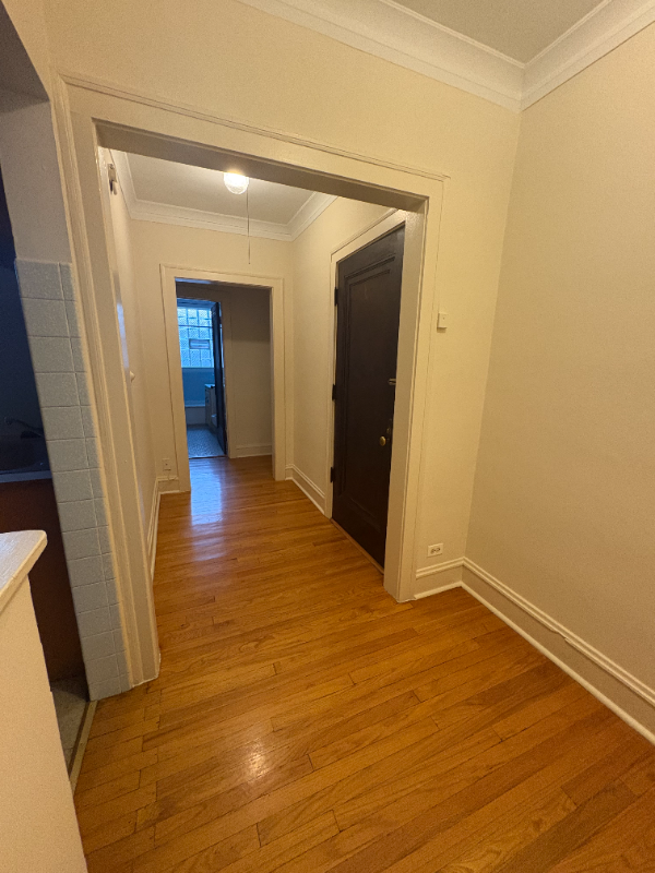 3357 N Monticello Ave - Photo 3 of 6