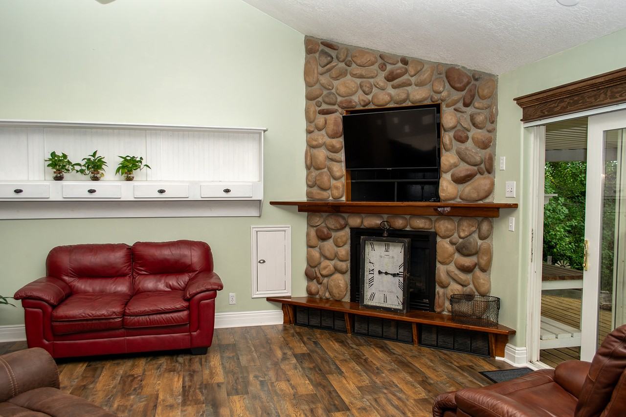 25 S Main St - Photo 5 of 35