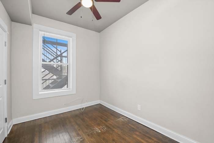 1652 S Ridgeway Ave - Photo 5 of 6