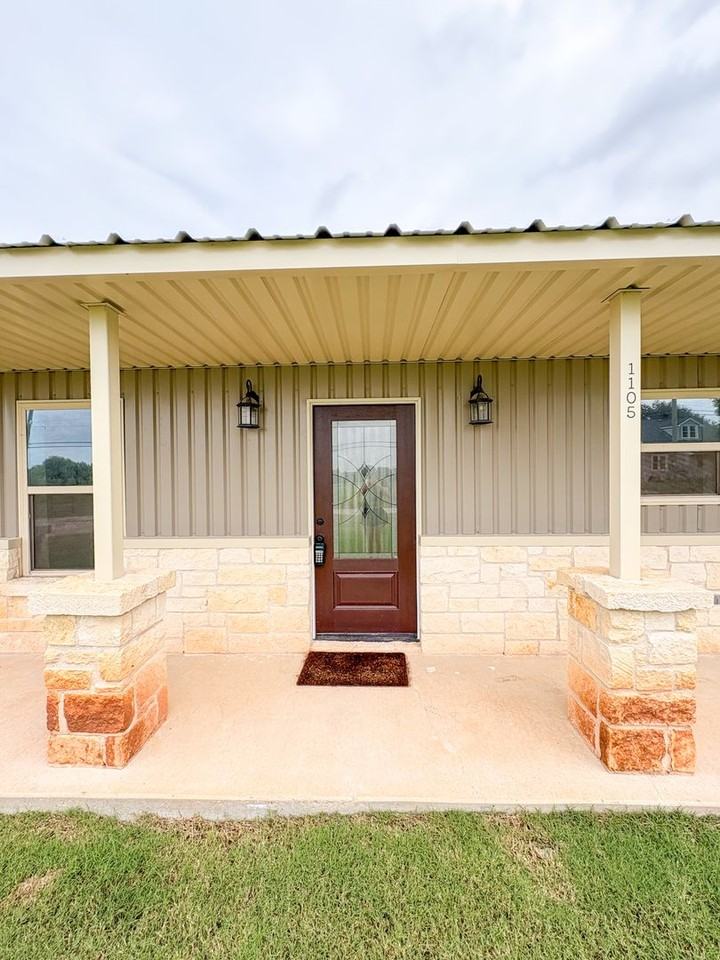 1105 E Navarro Ave - Photo 2 of 20