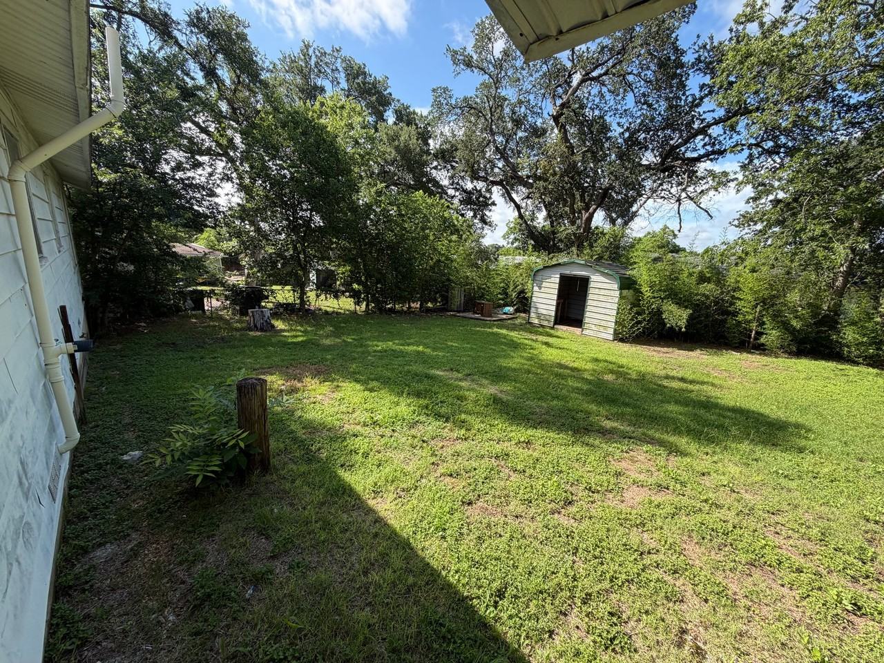 611 E 5th St - Photo 2 of 15