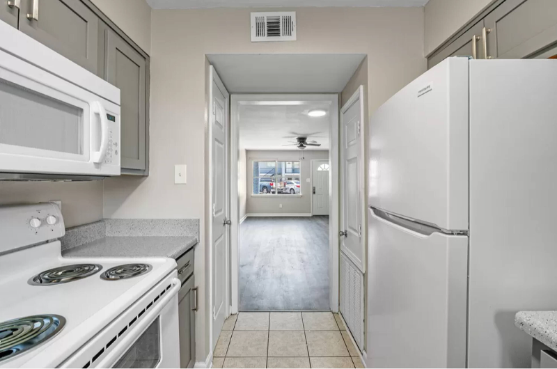 529 E Pass Rd #A - Photo 6 of 16