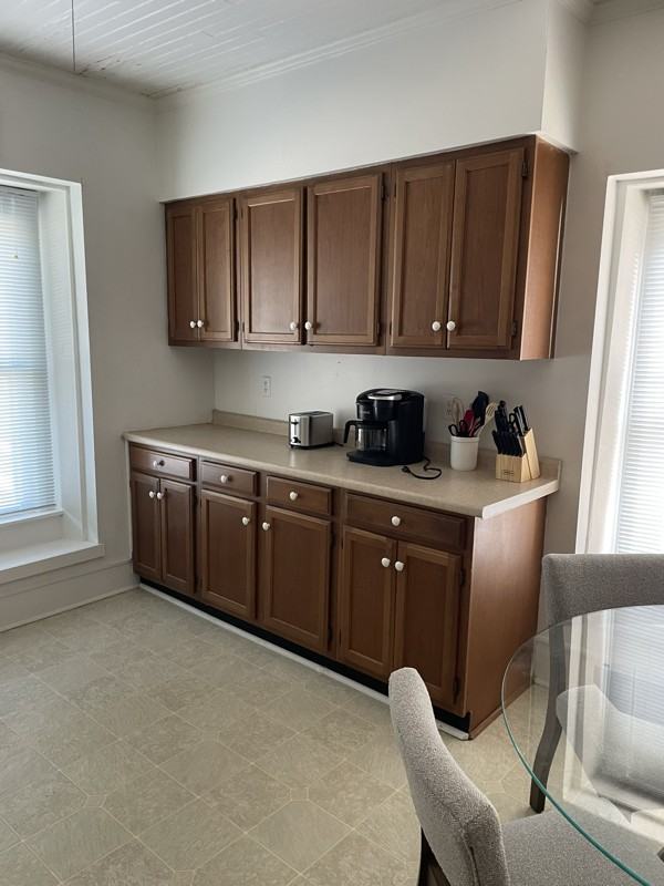 302 Virginia Ave #C - Photo 4 of 11
