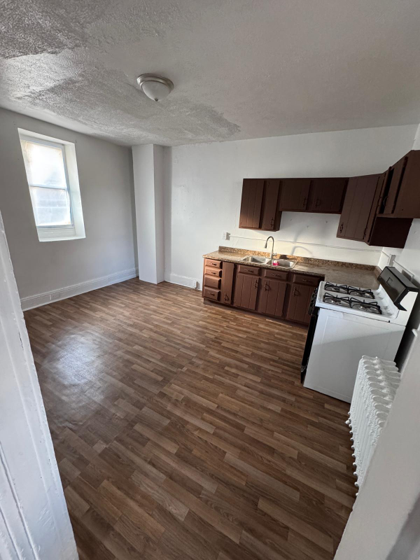 308 Bessemer Ave #4 - Photo 6 of 20