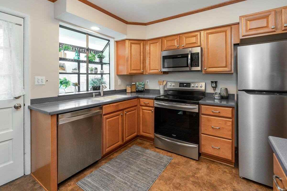 2519 Cranford Rd - Photo 6 of 20