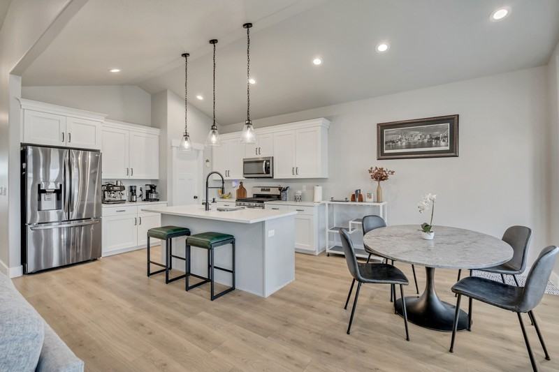 2504 W Sunset Way - Photo 3 of 20