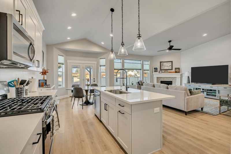 2504 W Sunset Way - Photo 7 of 20
