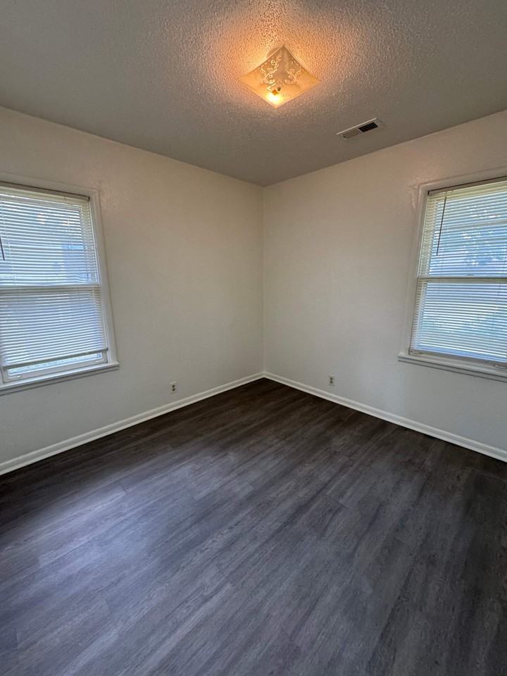 209 Commercial St #209 - Photo 6 of 11