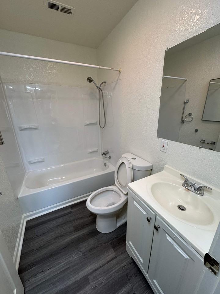 209 Commercial St #209 - Photo 7 of 11