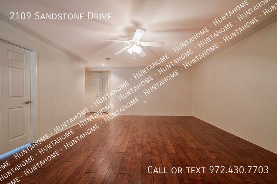 2109 Sandstone Dr - Photo 3 of 33