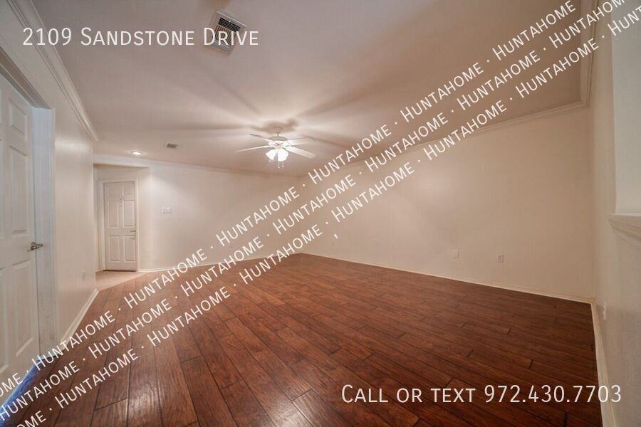 2109 Sandstone Dr - Photo 4 of 33