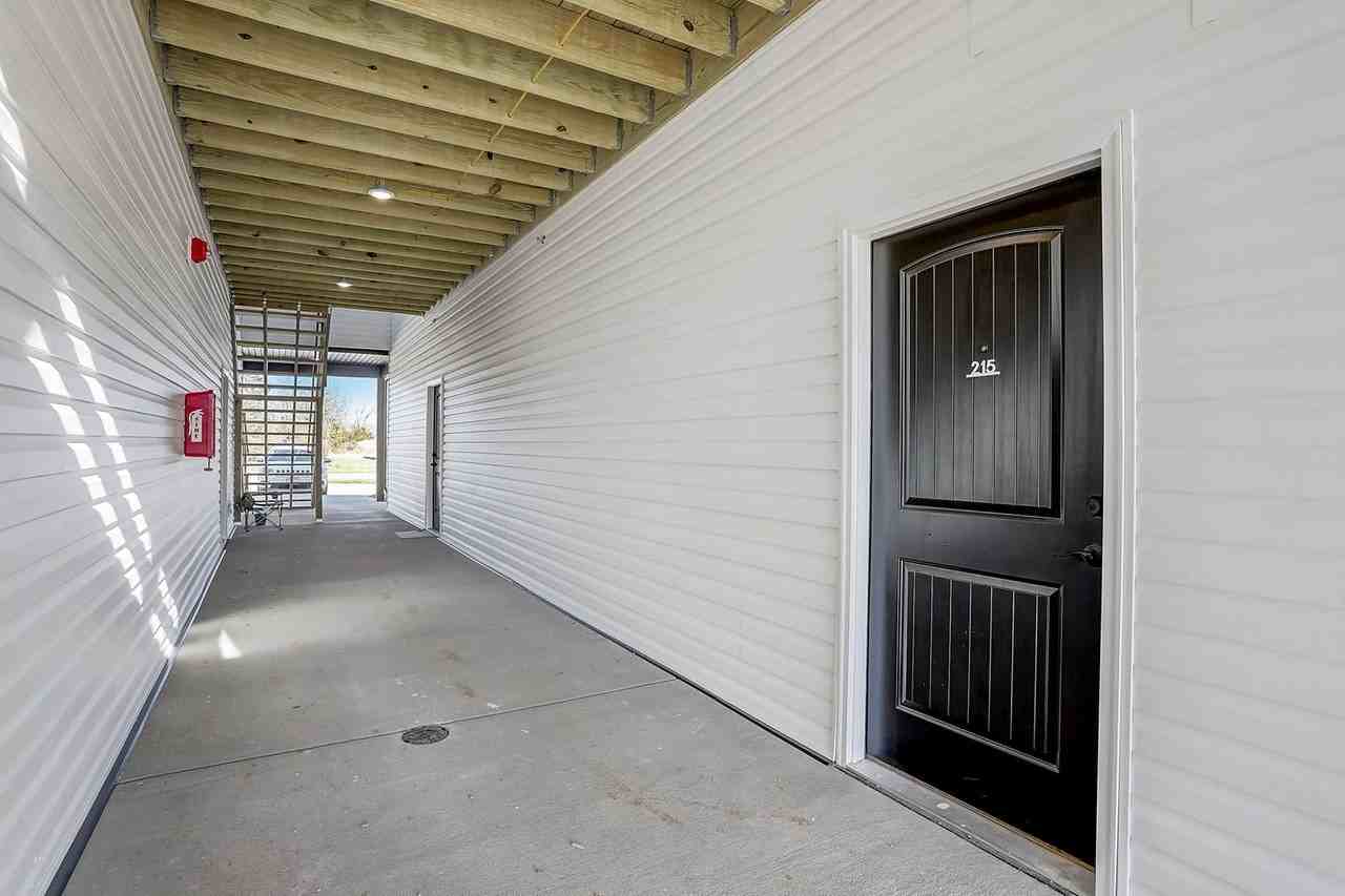 820 Parkview Dr #820 - Photo 5 of 50