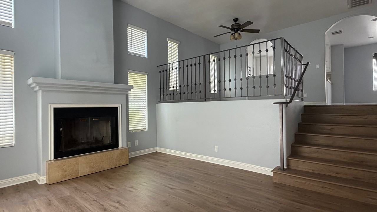 15754 Devonshire St - Photo 2 of 12