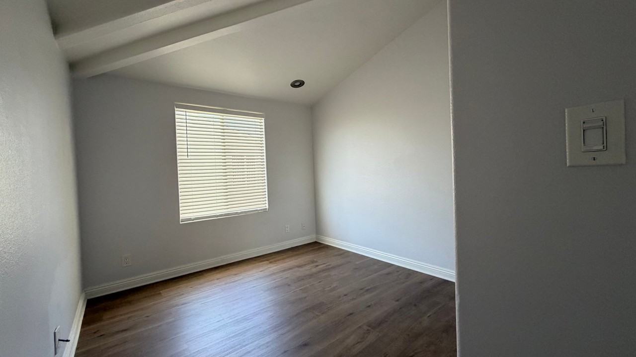 15754 Devonshire St - Photo 6 of 12