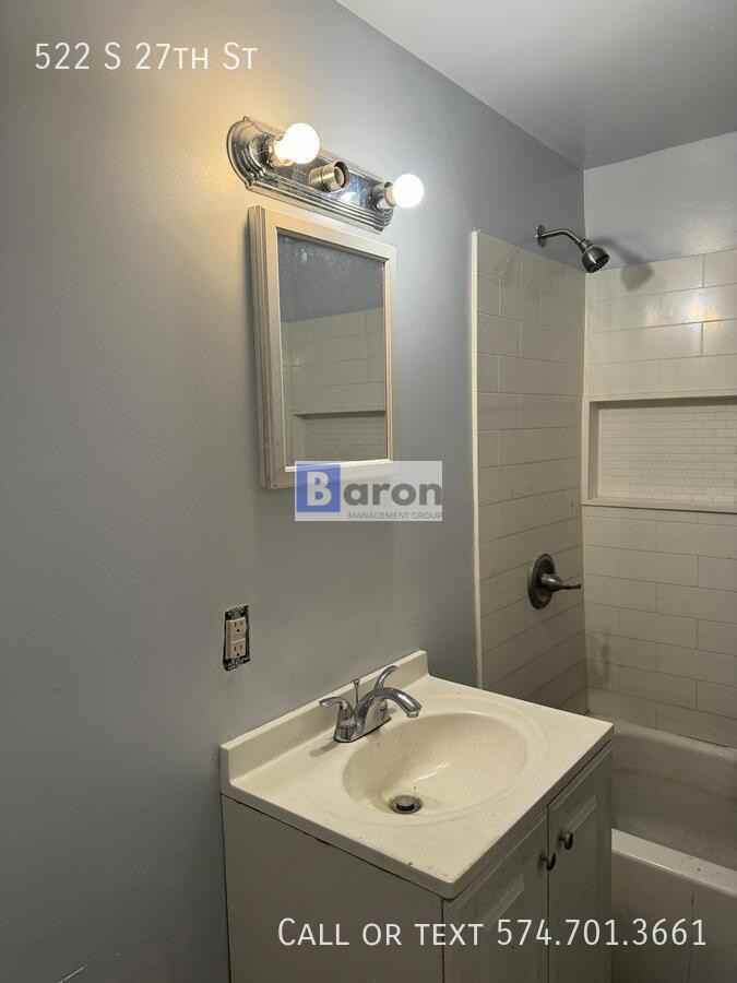 522 S 27th St - Photo 4 of 9