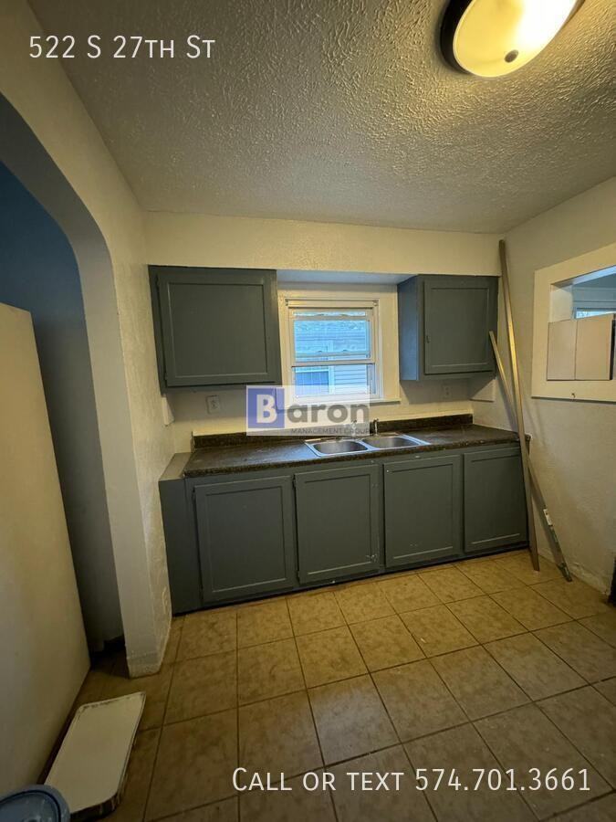 522 S 27th St - Photo 7 of 9