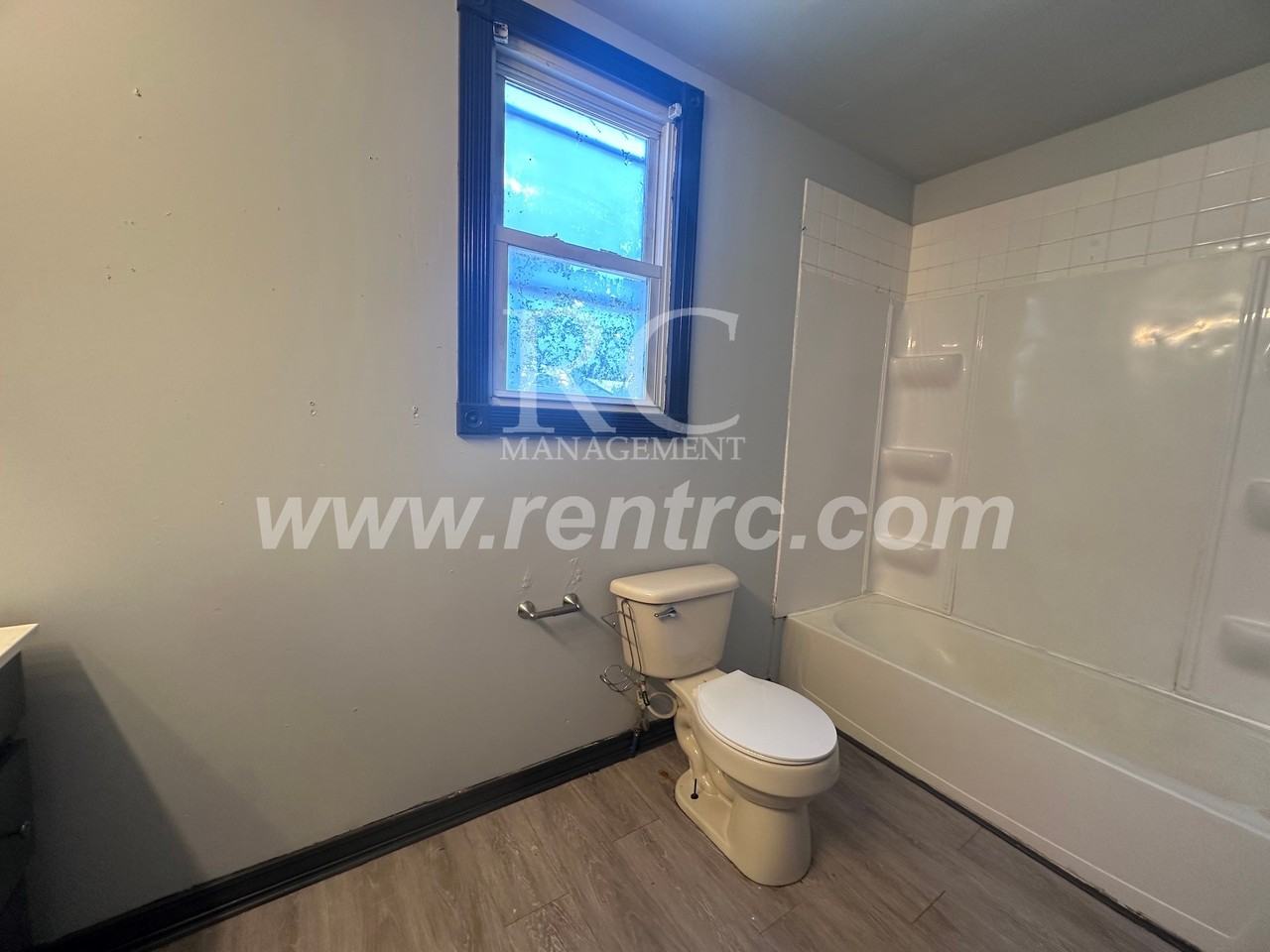 33 Bismark St - Photo 4 of 24
