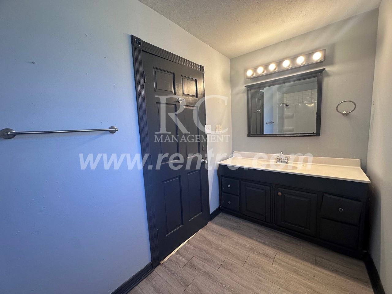 33 Bismark St - Photo 5 of 24