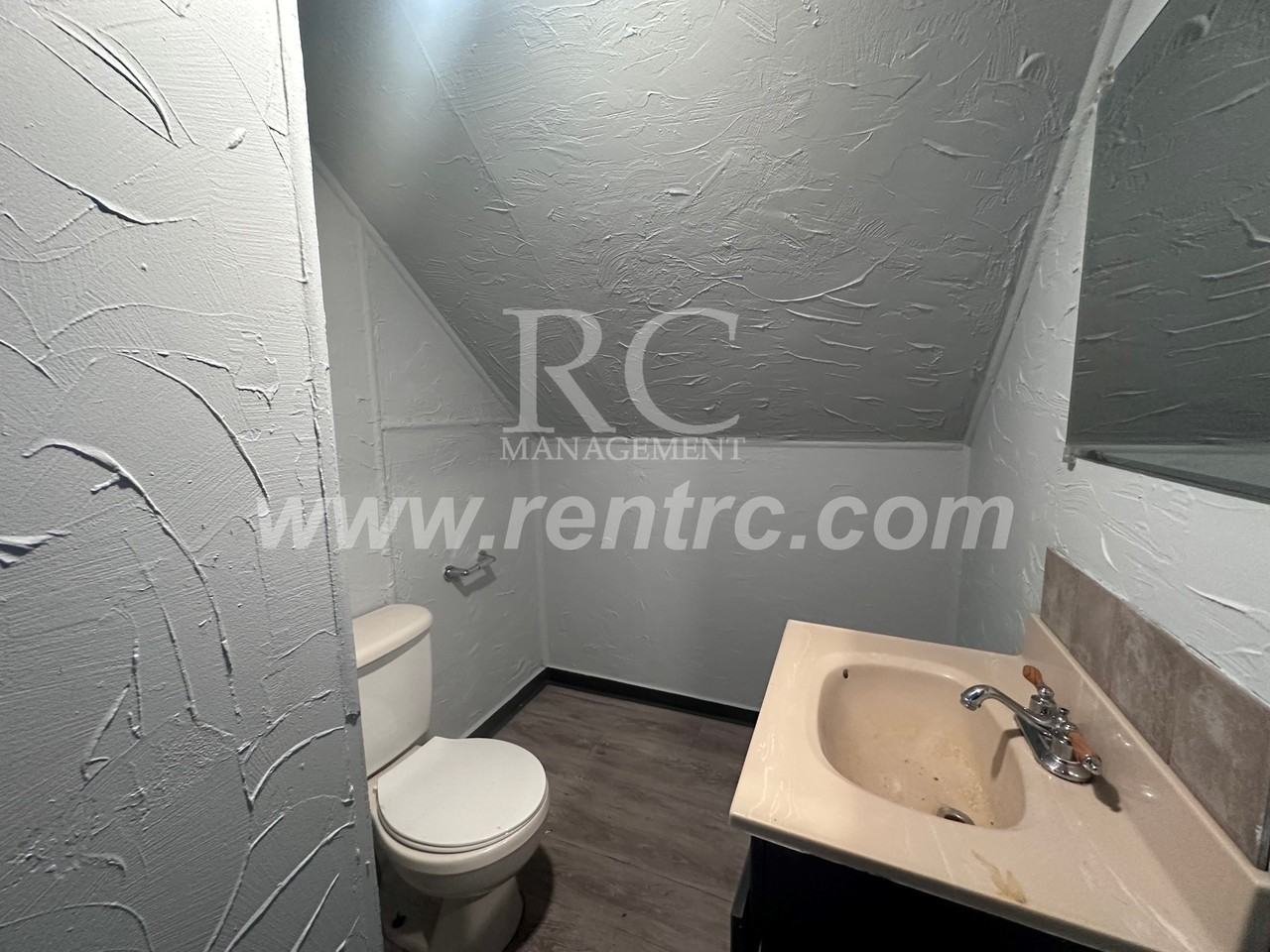 33 Bismark St - Photo 6 of 24