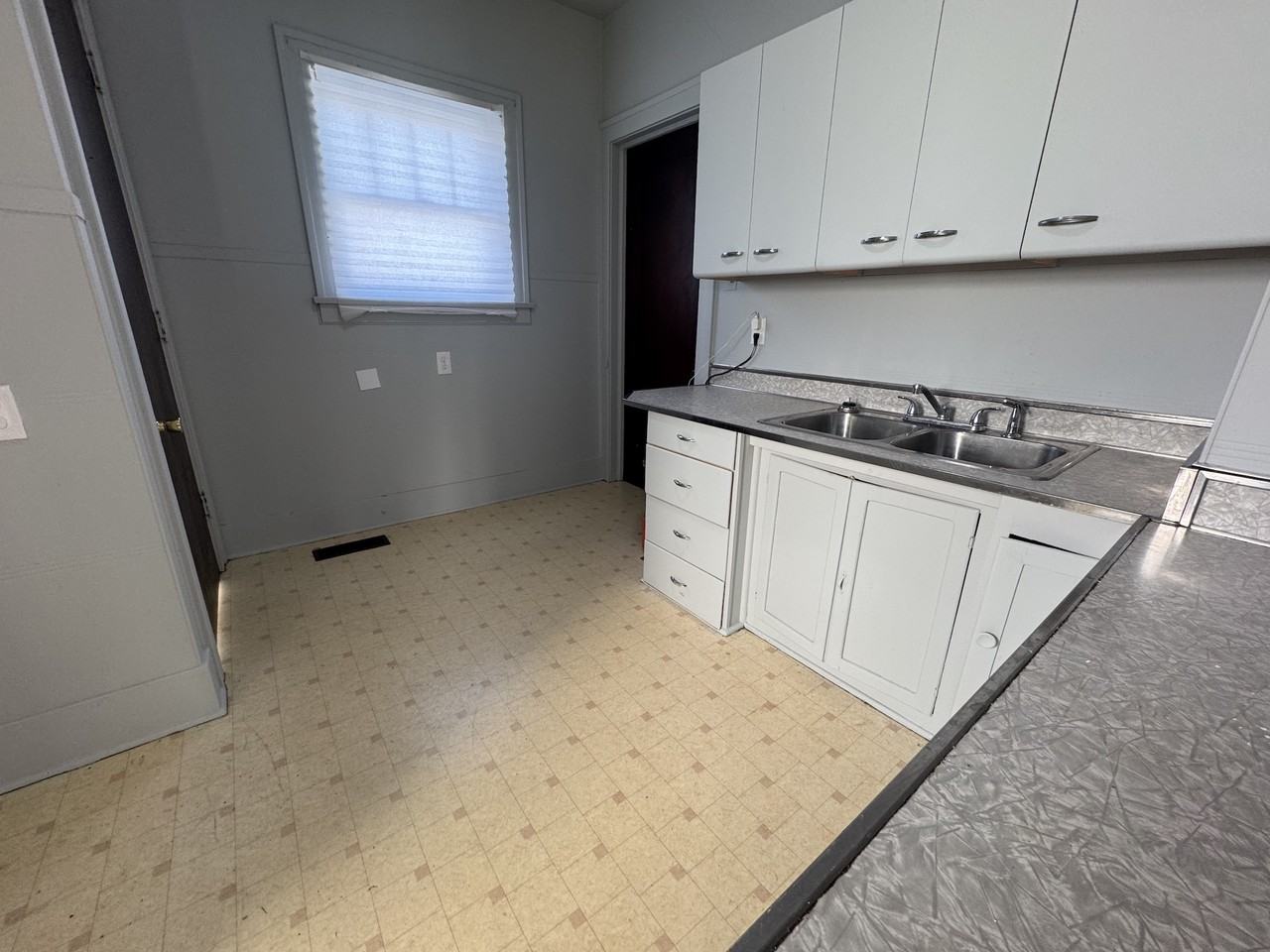 24 Bremer Ave - Photo 3 of 15