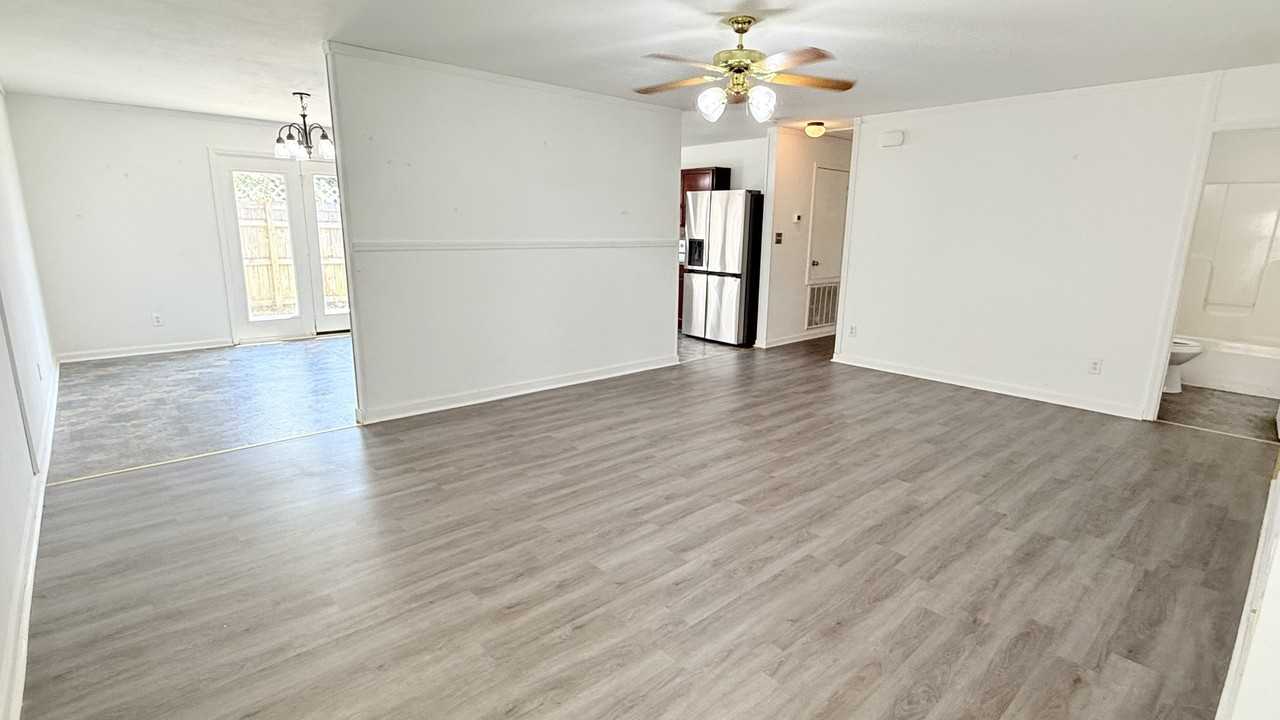15251 Tyler Mill Dr - Photo 2 of 19