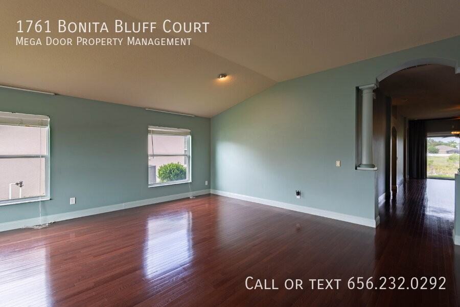 1761 Bonita Bluff Ct - Photo 5 of 30