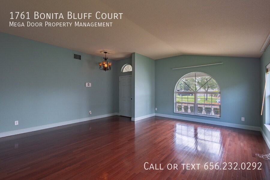 1761 Bonita Bluff Ct - Photo 6 of 30