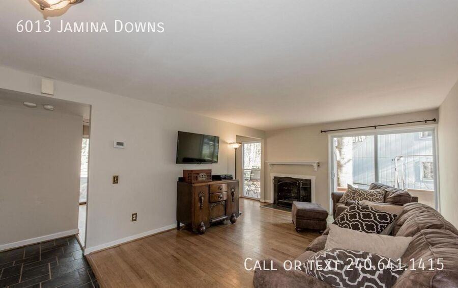 6013 Jamina Downs - Photo 3 of 10