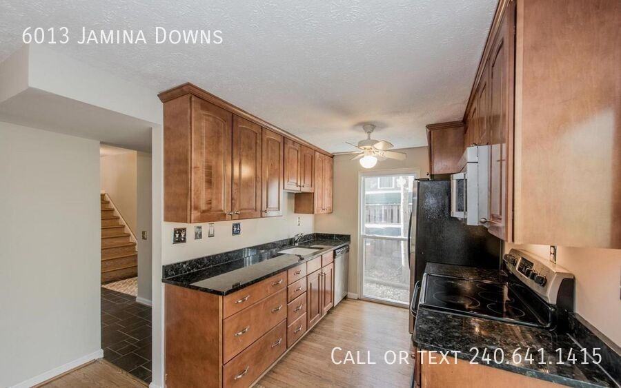 6013 Jamina Downs - Photo 4 of 10