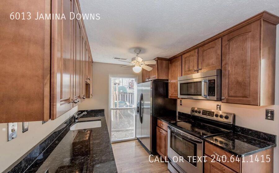 6013 Jamina Downs - Photo 5 of 10