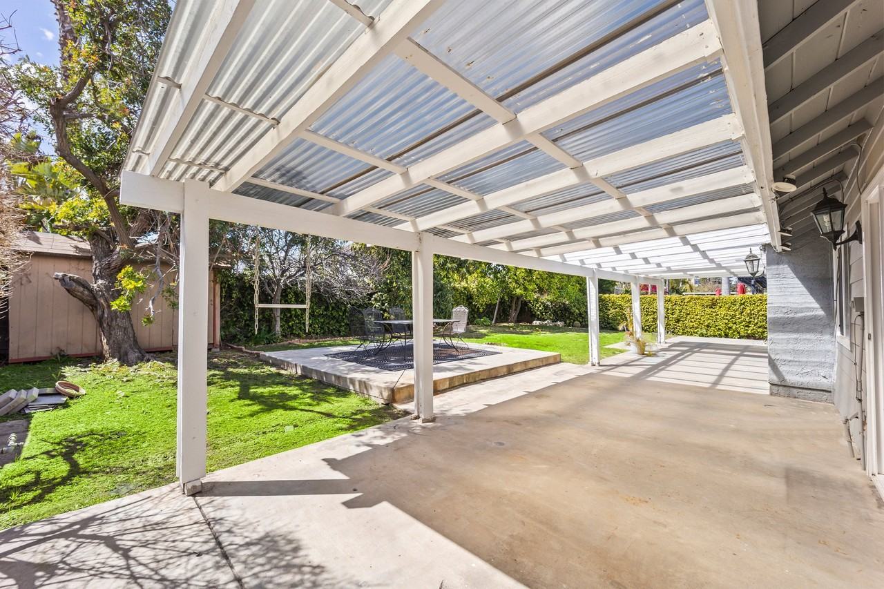 7007 Royer Ave - Photo 4 of 17