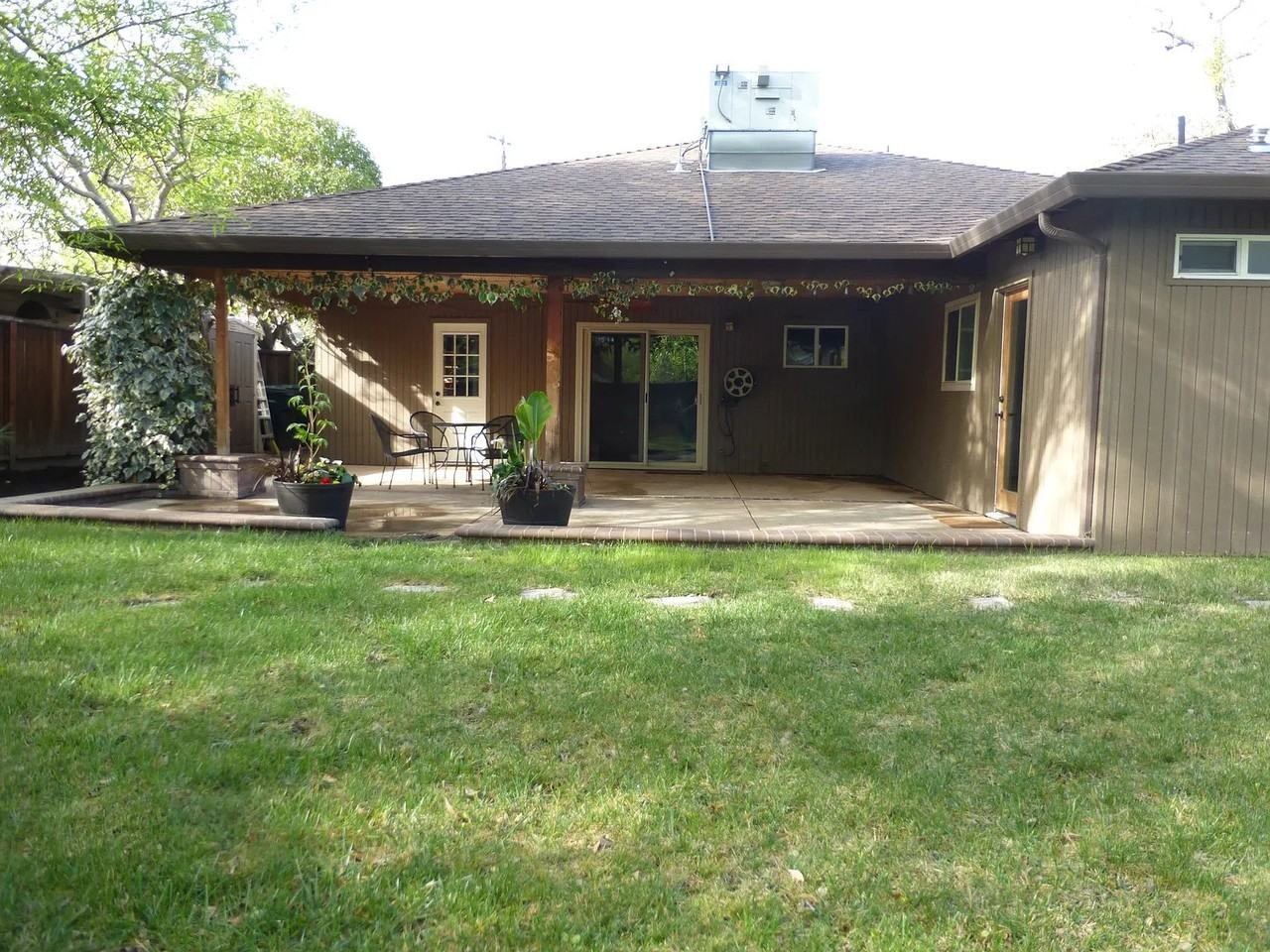 131 Diablo Ct - Photo 2 of 8