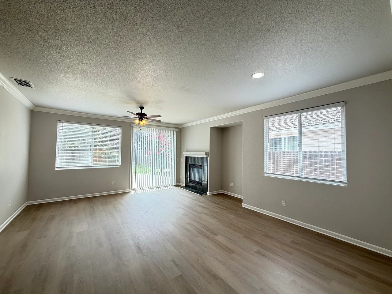 10141 Van Brocklin Way - Photo 3 of 20