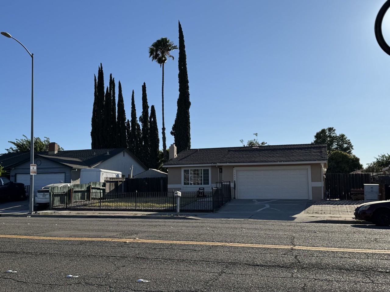 1945 Lincoln Blvd - Photo 2 of 14