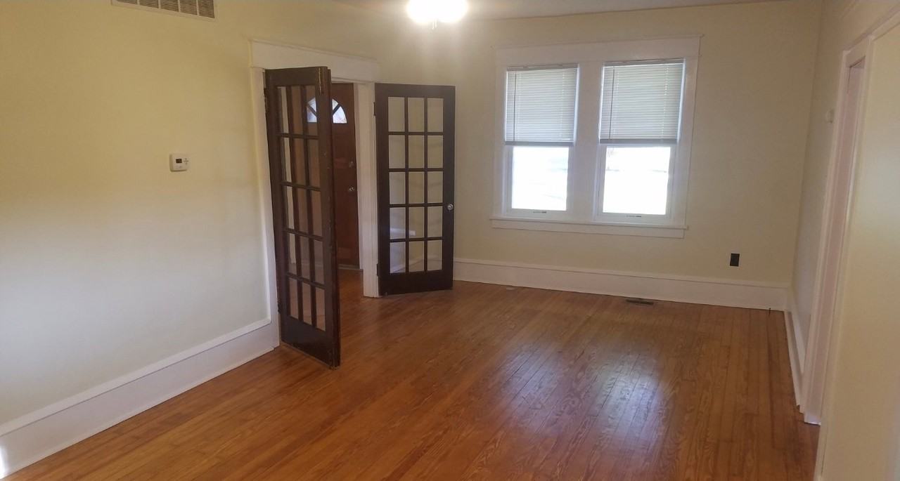 579 13th St #1stFL - Photo 2 of 12
