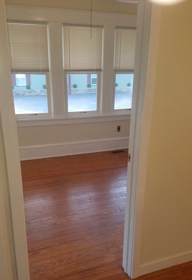 579 13th St #1stFL - Photo 3 of 12