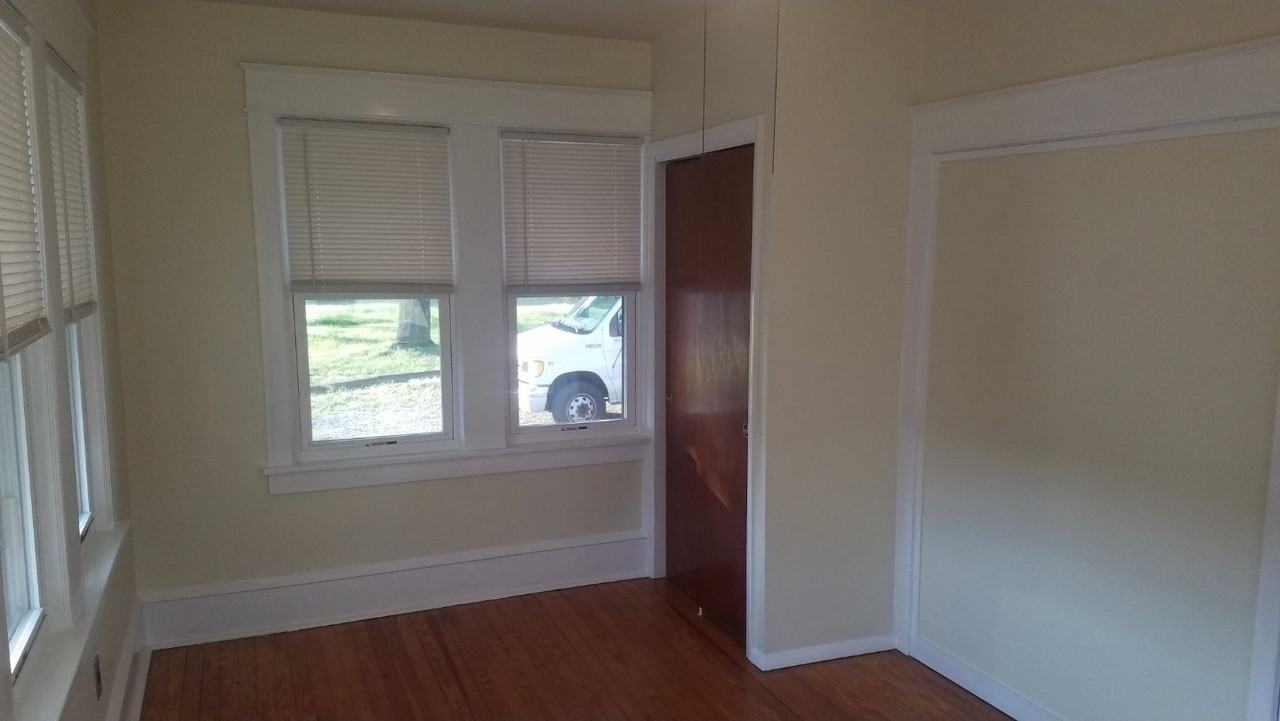 579 13th St #1stFL - Photo 4 of 12