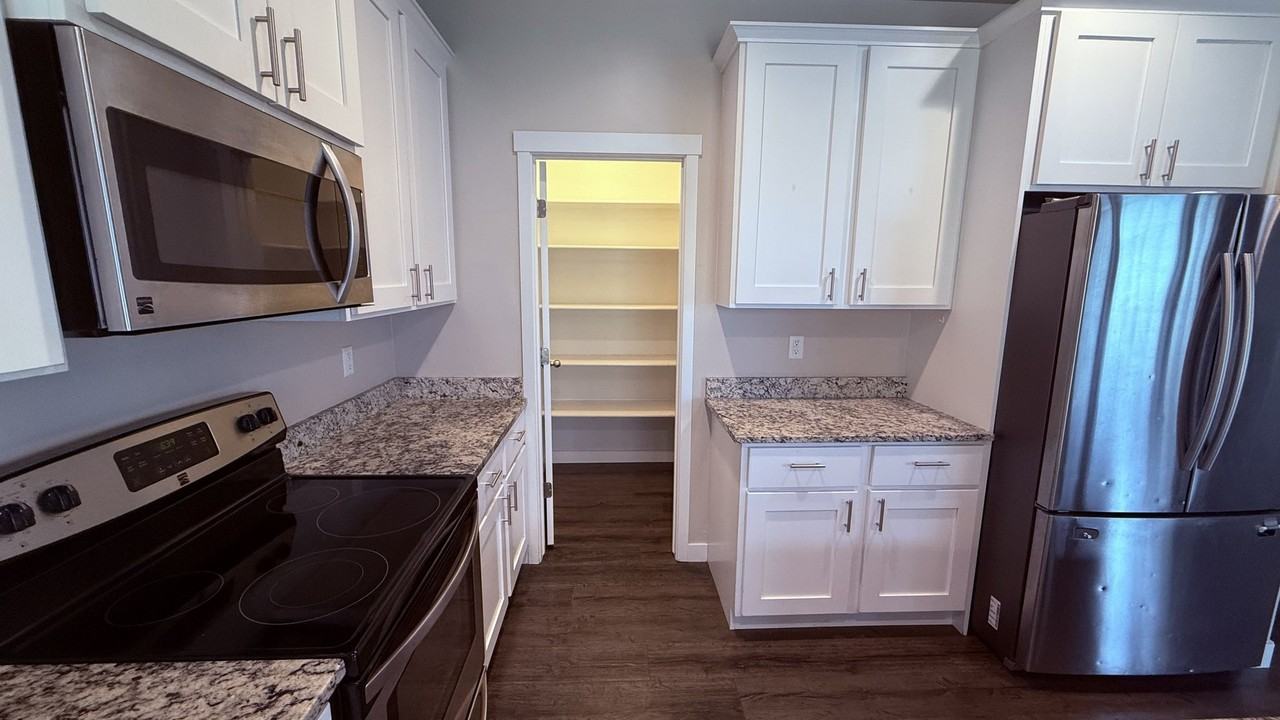 238 E Cordoba Dr - Photo 2 of 20