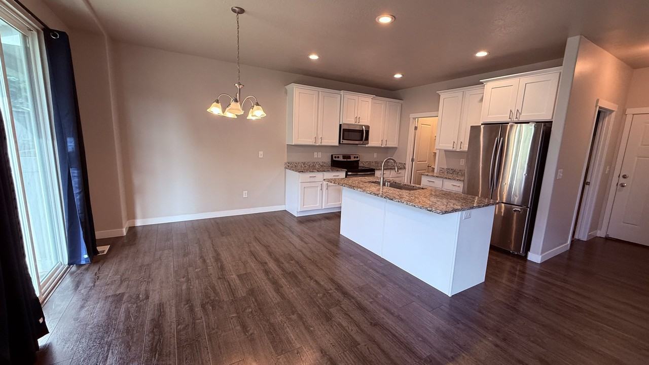 238 E Cordoba Dr - Photo 4 of 20