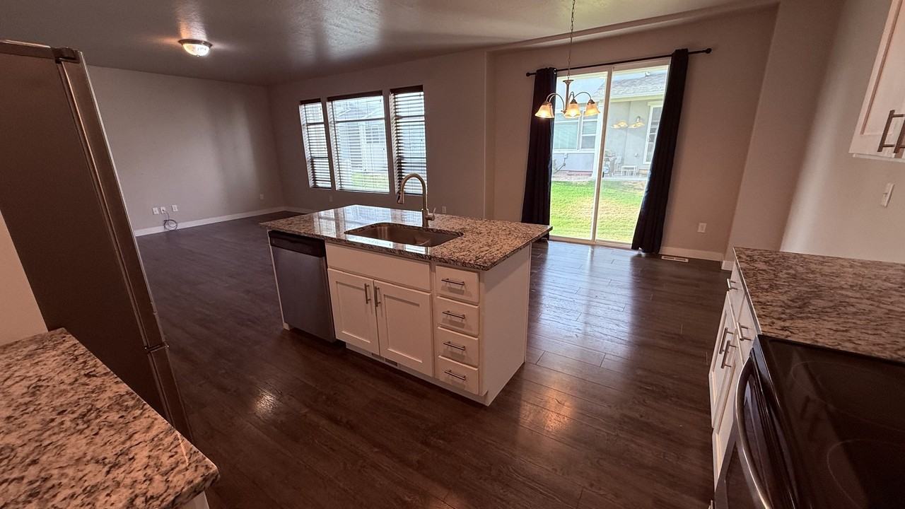 238 E Cordoba Dr - Photo 6 of 20