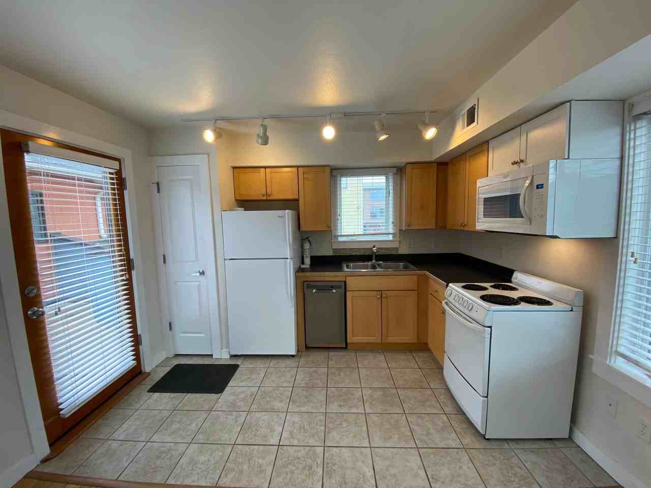 3237 Carbon Pl - Photo 5 of 15