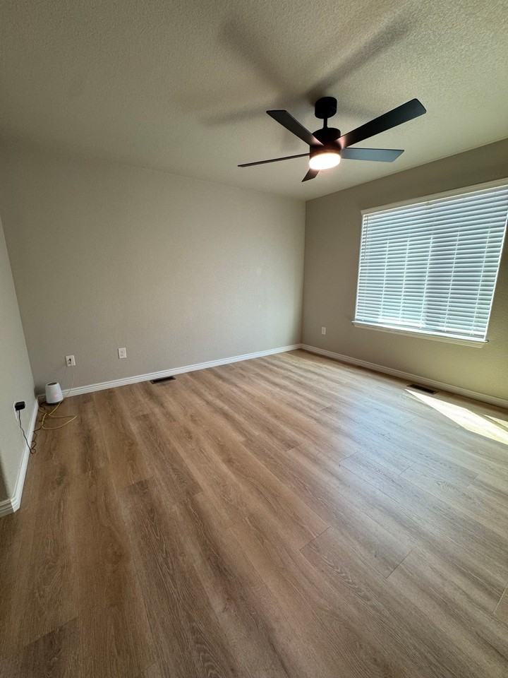 6802 Galpin Dr - Photo 3 of 20
