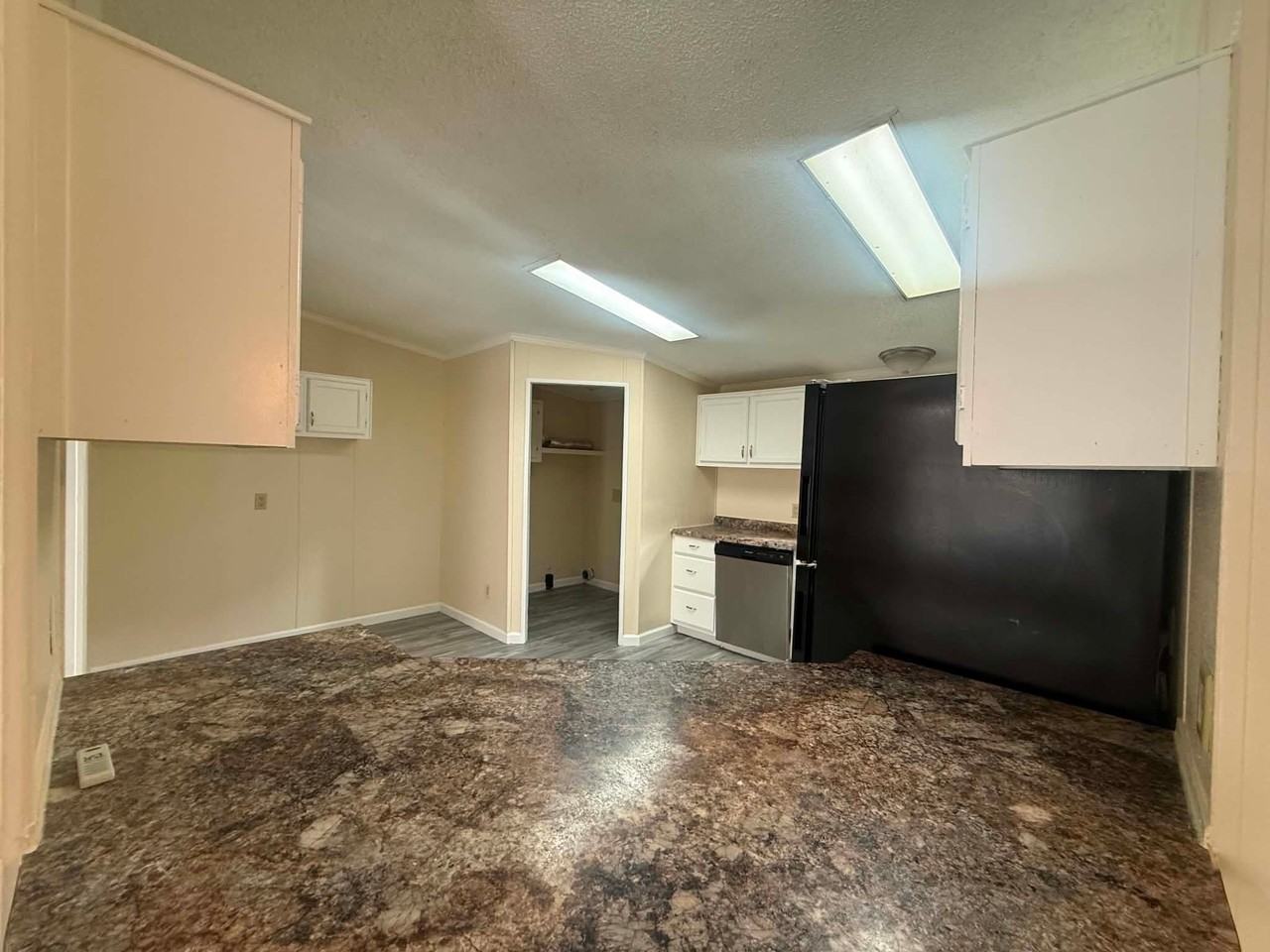 1236 N Oaklane Rd #200 - Photo 3 of 10